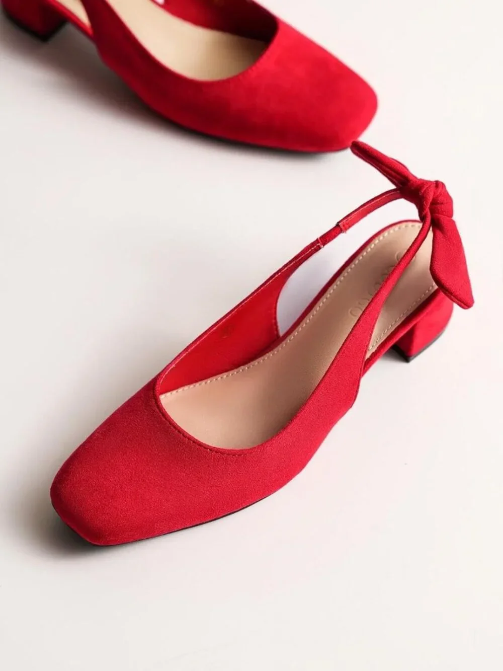 Women's Red Faux Suede Chunky Low Heels Bow Slingback Closed Square Toe Pumps